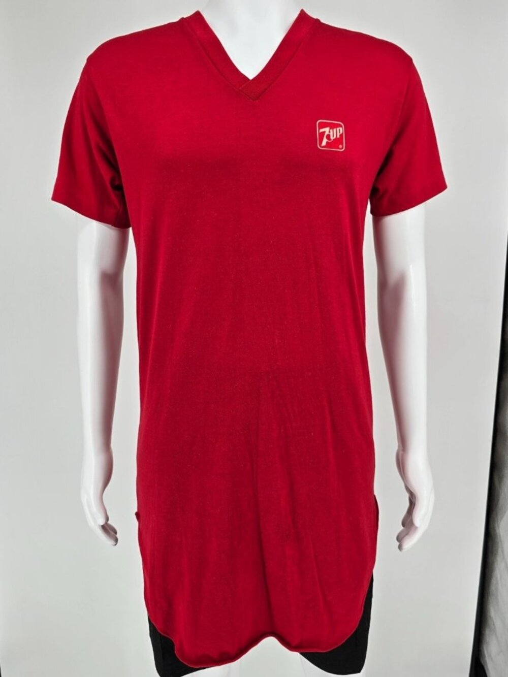 Vintage 1980s 7UP Red V-Neck Extra-Long Single Stitch Promo Sleep Shirt (M)